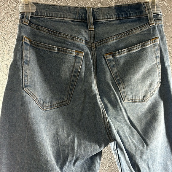 Abercrombie & Fitch The Ankle Straight Ultra High
Rise Jeans - Picture 8 of 10